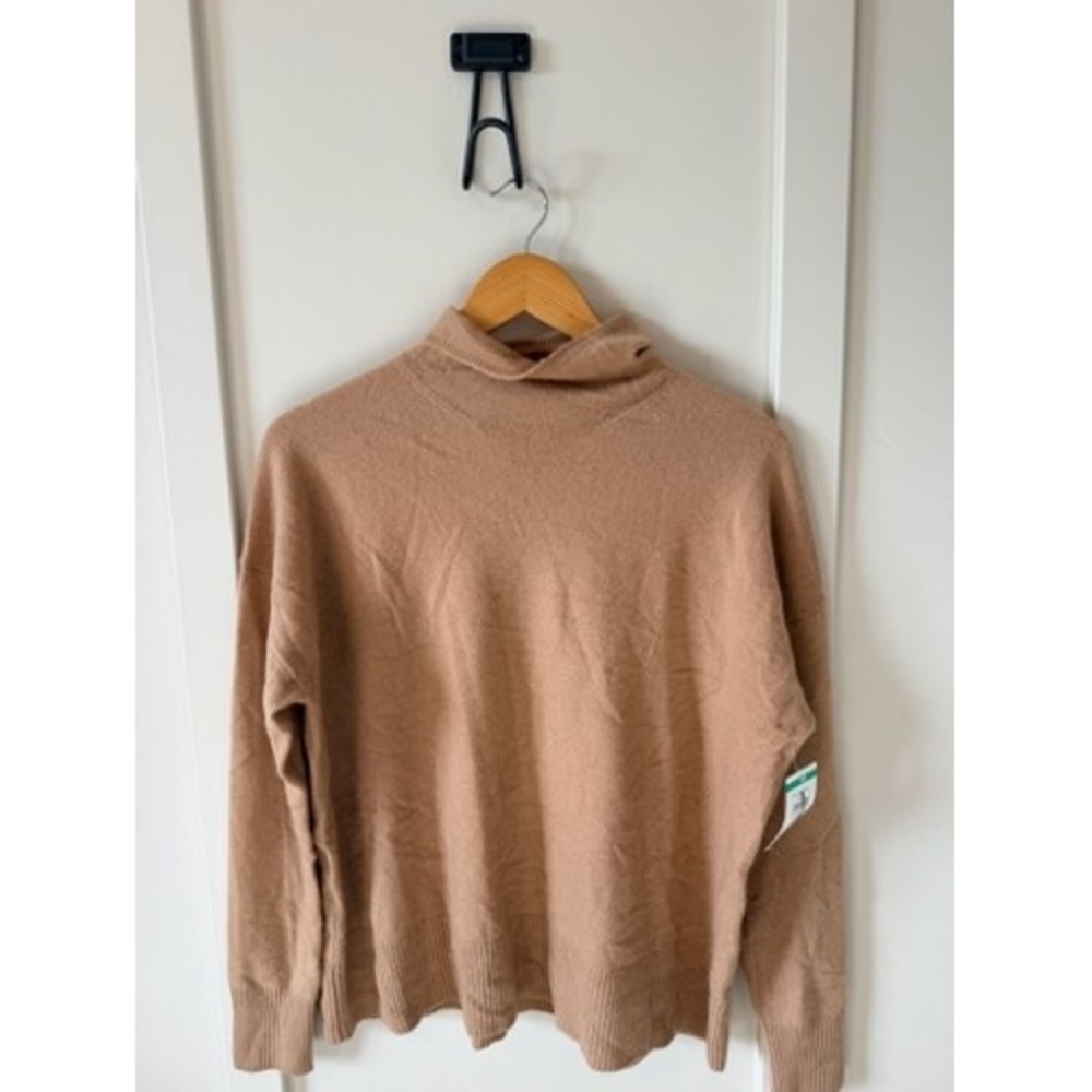 Nordstrom Womens 100% Cashmere Turtleneck Sweater Tan Camel Size M Hole Repair - Picture 1 of 5